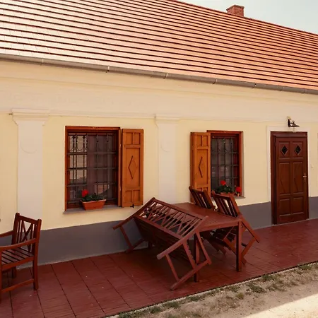 Bruderhaus 18 Vorosto